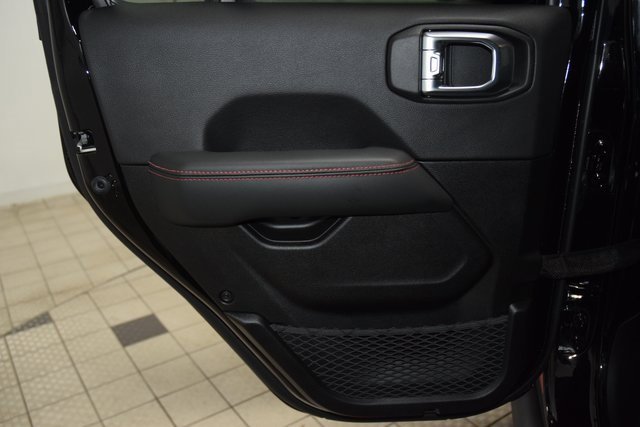 Used 2025 Jeep Wrangler Unlimited Rubicon w/ Technology Group image 48