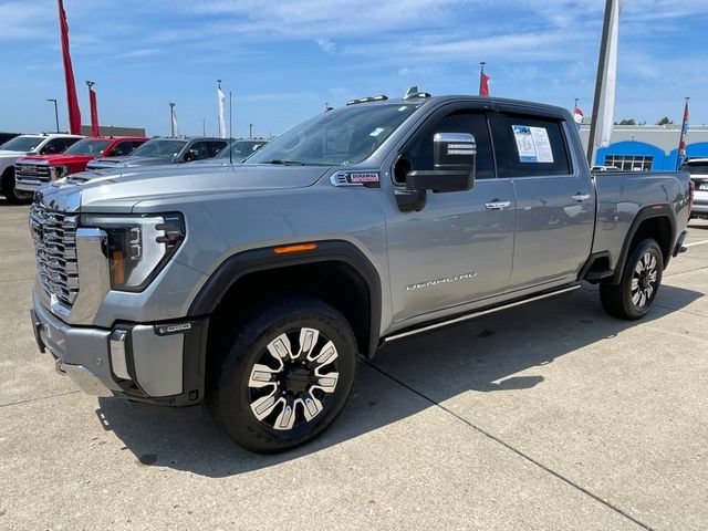 Used 2024 GMC Sierra 2500 Denali w/ Denali Reserve Package AWD/4WD image 2