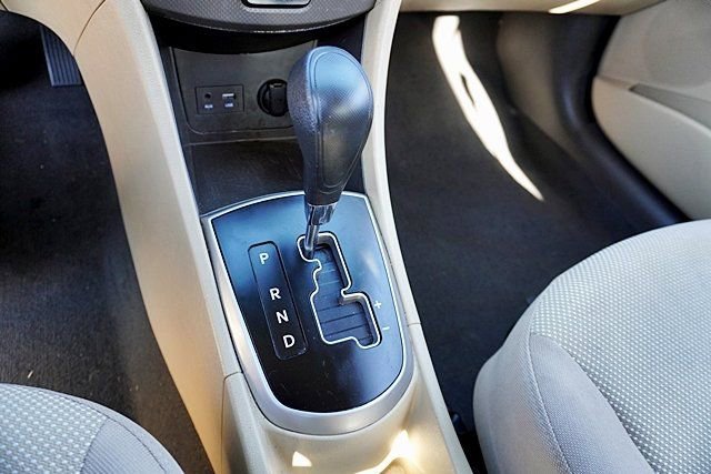 Used 2014 Hyundai Accent GLS FWD image 27