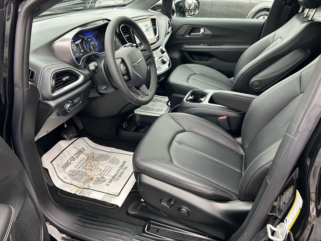 New 2026 Chrysler Pacifica Select w/ S Appearance Package FWD image 10
