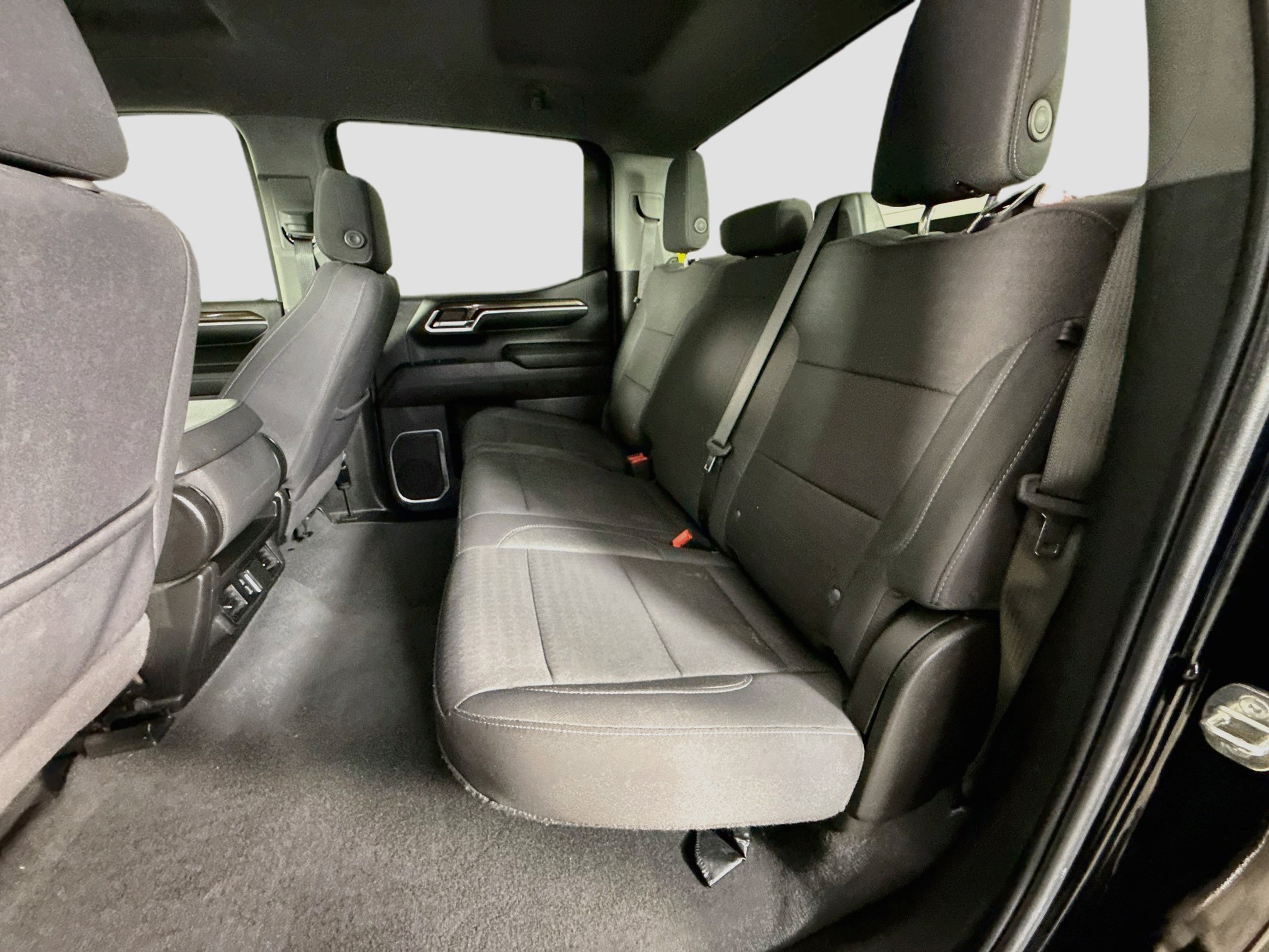 Used 2024 Chevrolet Silverado 1500 LT AWD/4WD image 25