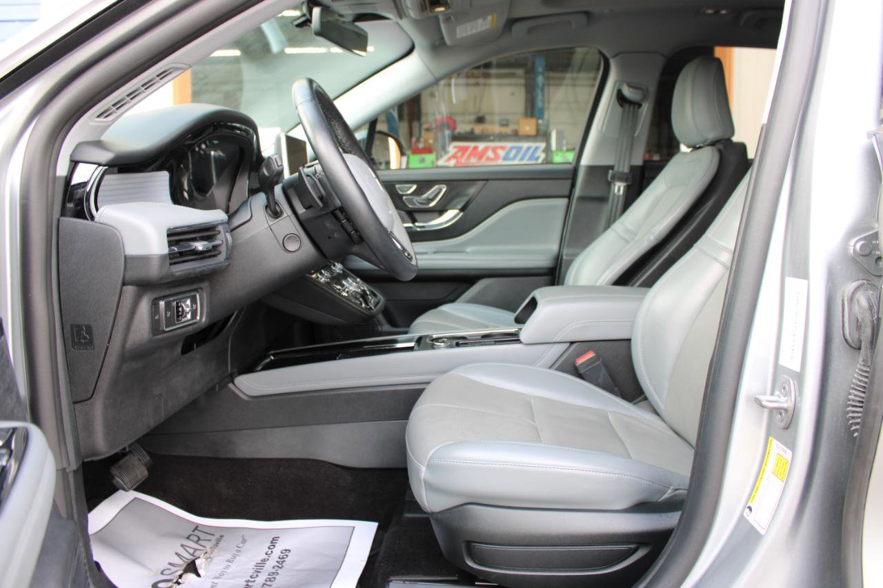 Used 2022 Lincoln Corsair Reserve w/ Elements Package FWD image 18