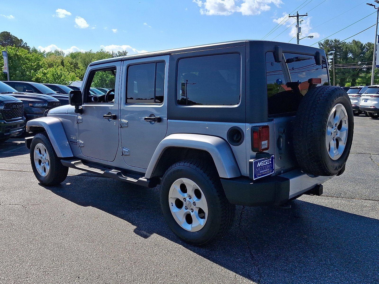 Used 2013 Jeep Wrangler Unlimited Sahara w/ Connectivity Group AWD/4WD image 4