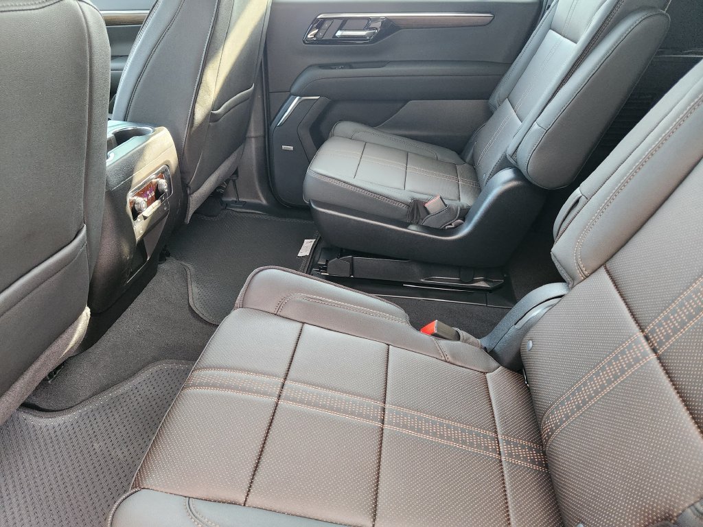 New 2026 Chevrolet Suburban High Country AWD/4WD image 20