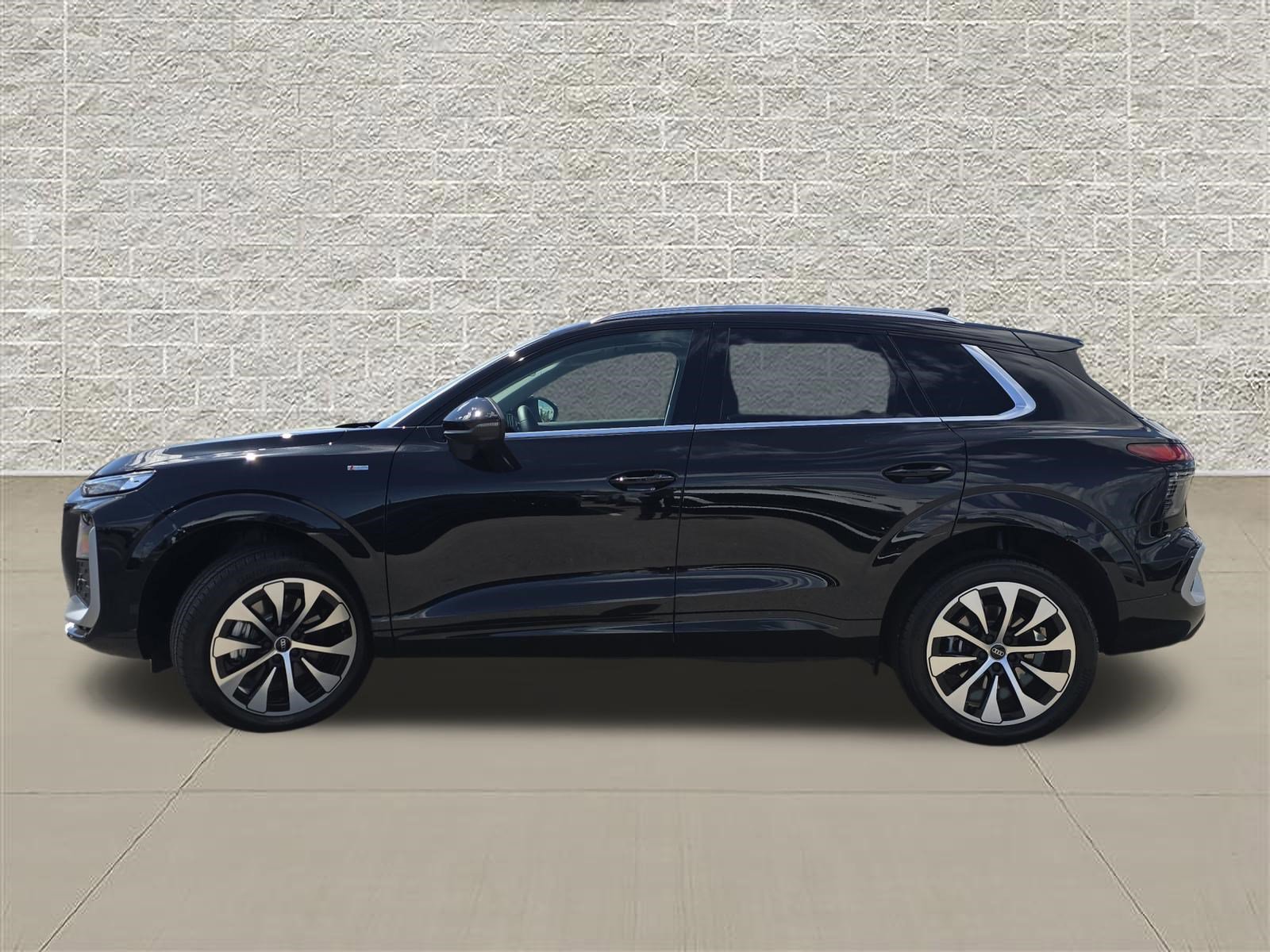 New 2026 Audi Q3 quattro 2.0T AWD/4WD image 4
