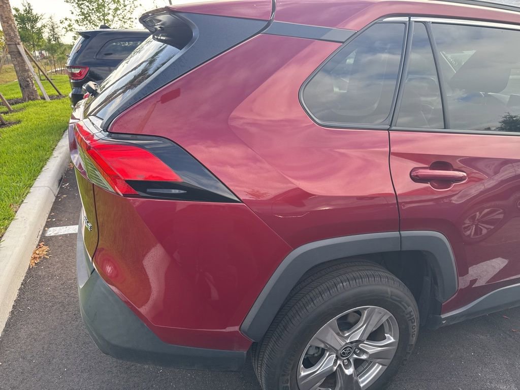 Used 2022 Toyota RAV4 XLE w/ Convenience Package FWD image 6