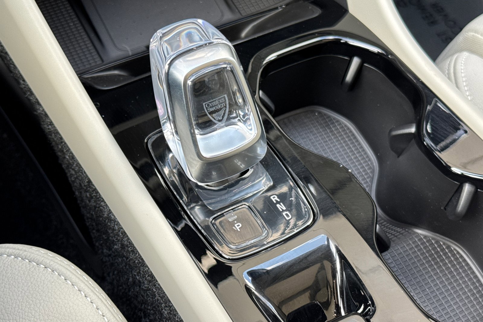 New 2025 Volvo XC40 B5 Ultra image 19