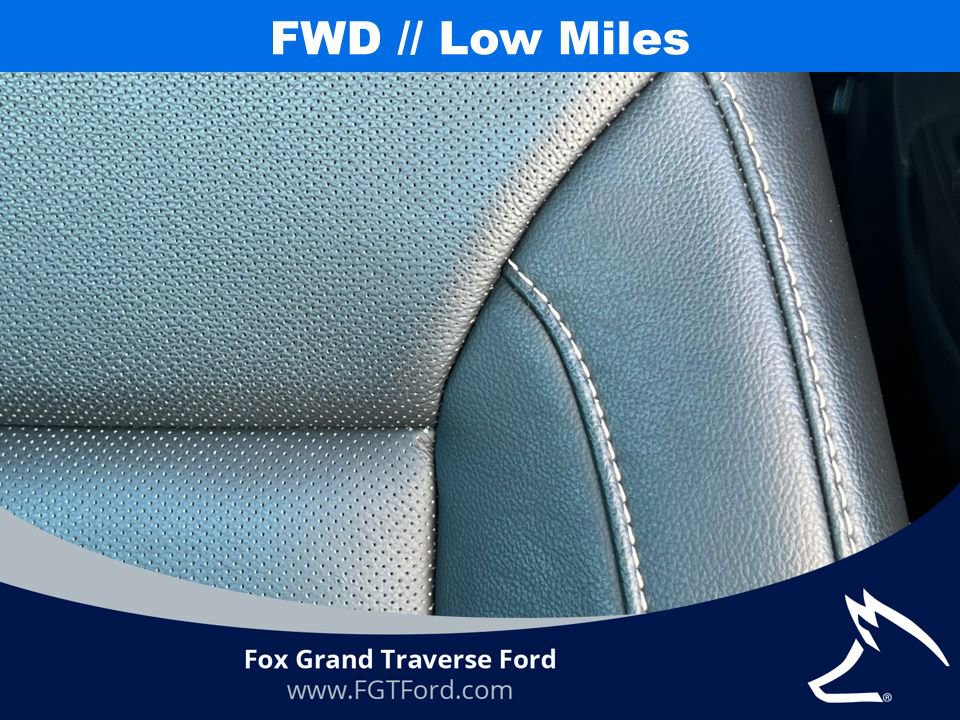 Used 2023 GMC Acadia SLT image 14