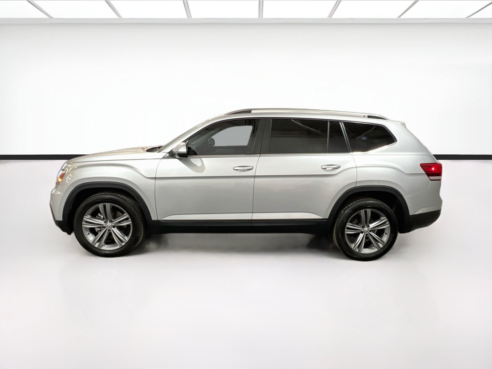 Used 2018 Volkswagen Atlas Launch Edition FWD image 23