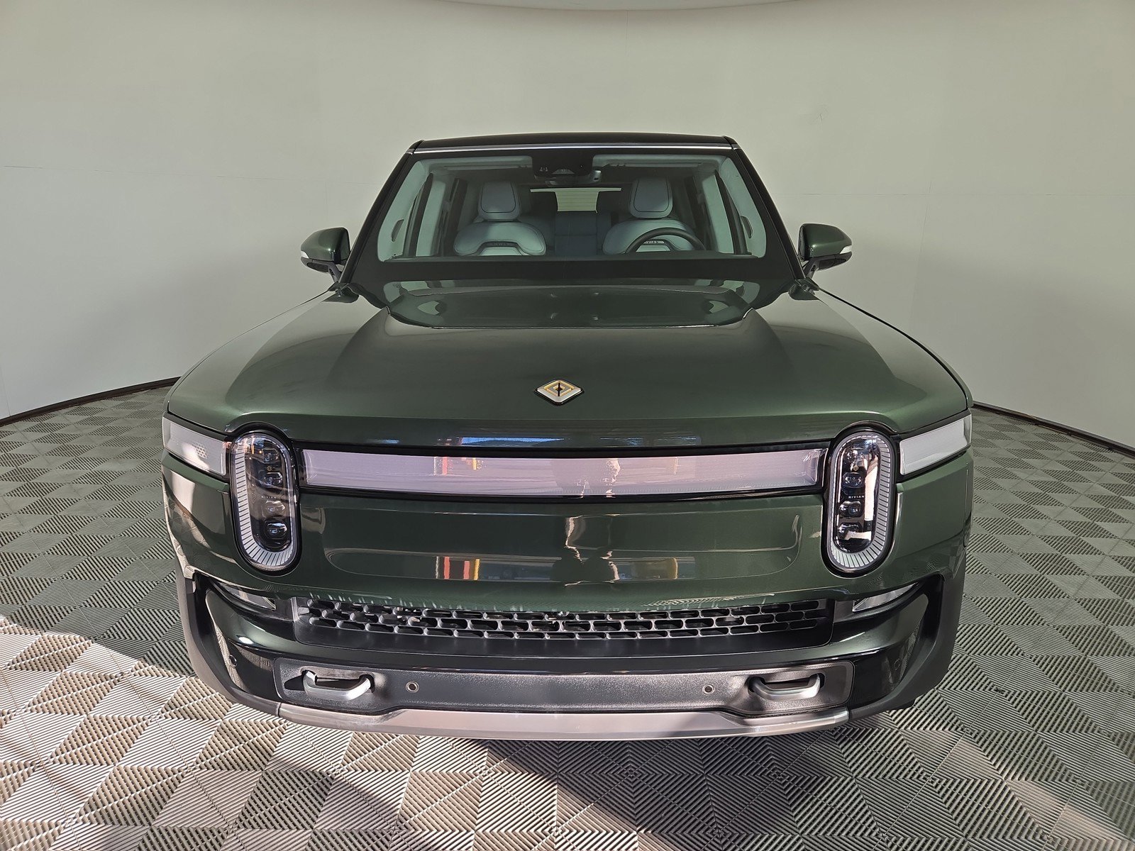 Used 2024 Rivian R1S Adventure image 8