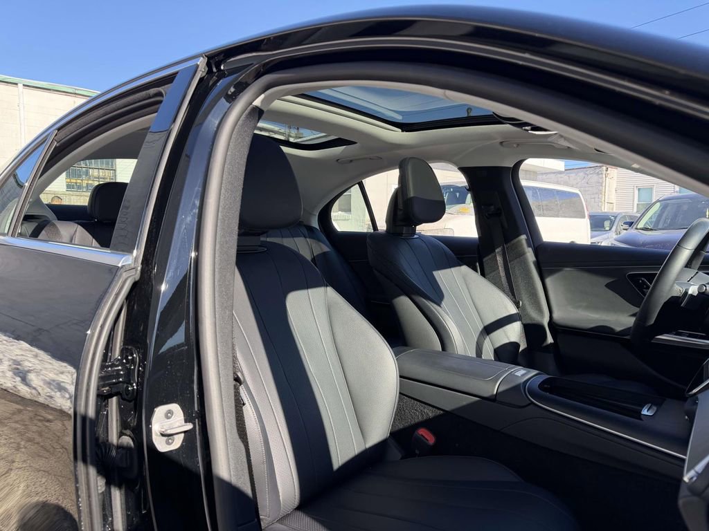 Used 2024 Mercedes-Benz E 350 4MATIC Sedan image 10