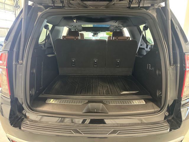 Used 2023 Chevrolet Suburban High Country image 38
