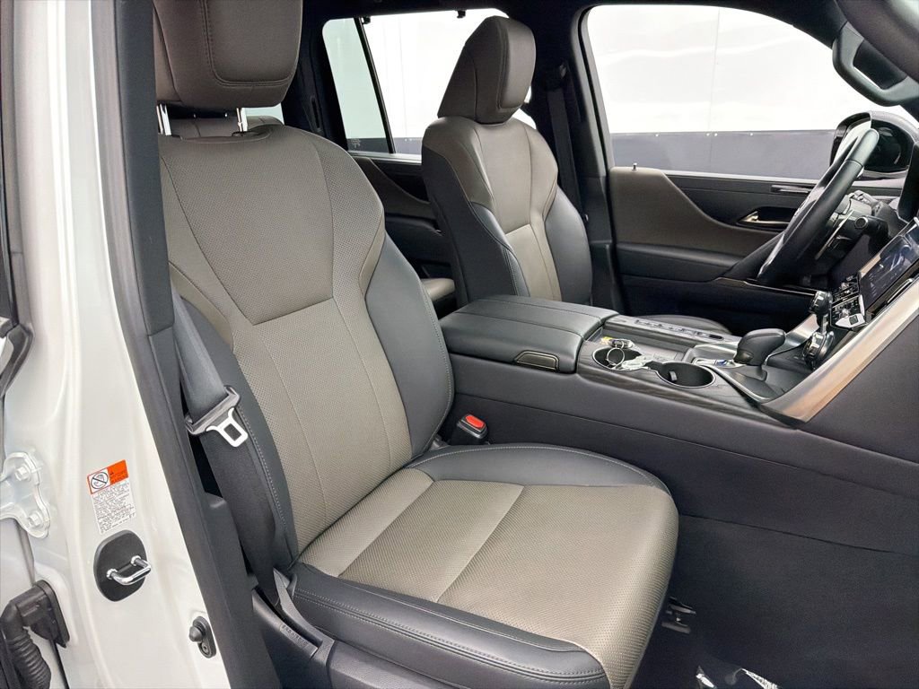 Used 2025 Lexus LX 700h Overtrail AWD/4WD image 34