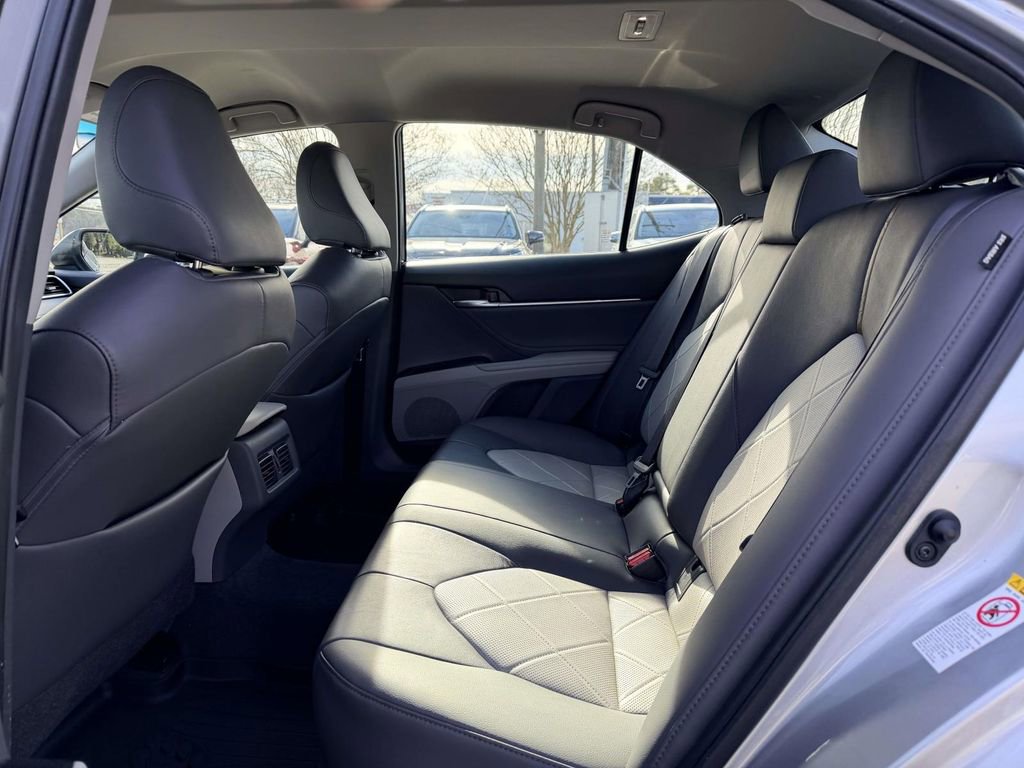 Certified 2018 Toyota Camry XLE image 16