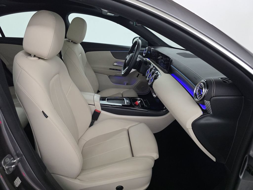 Certified 2025 Mercedes-Benz CLA 250 w/ Exclusive Package image 8