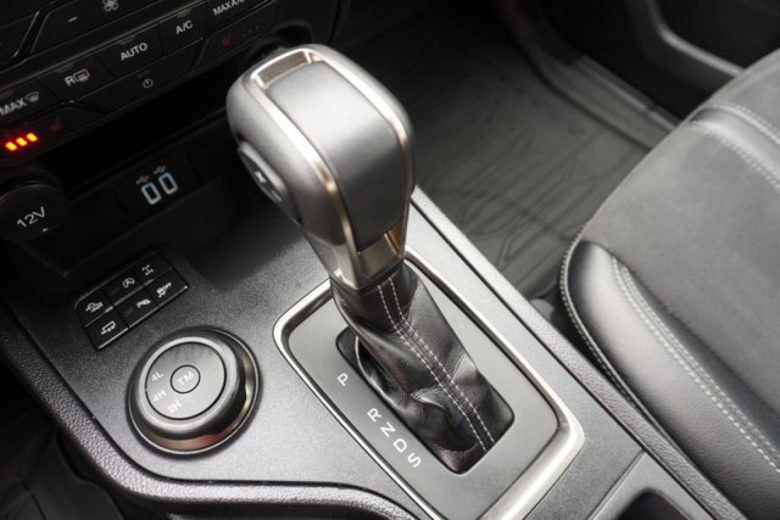 Used 2023 Ford Ranger Lariat w/ Tremor Off-Road Package image 36