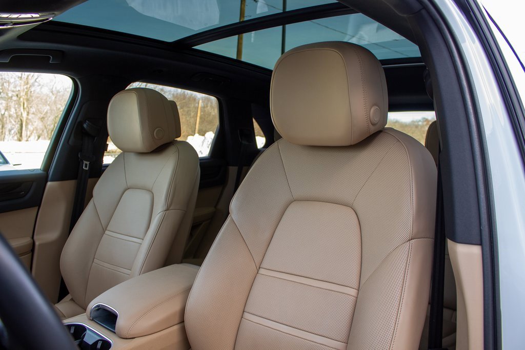 Used 2023 Porsche Cayenne image 12