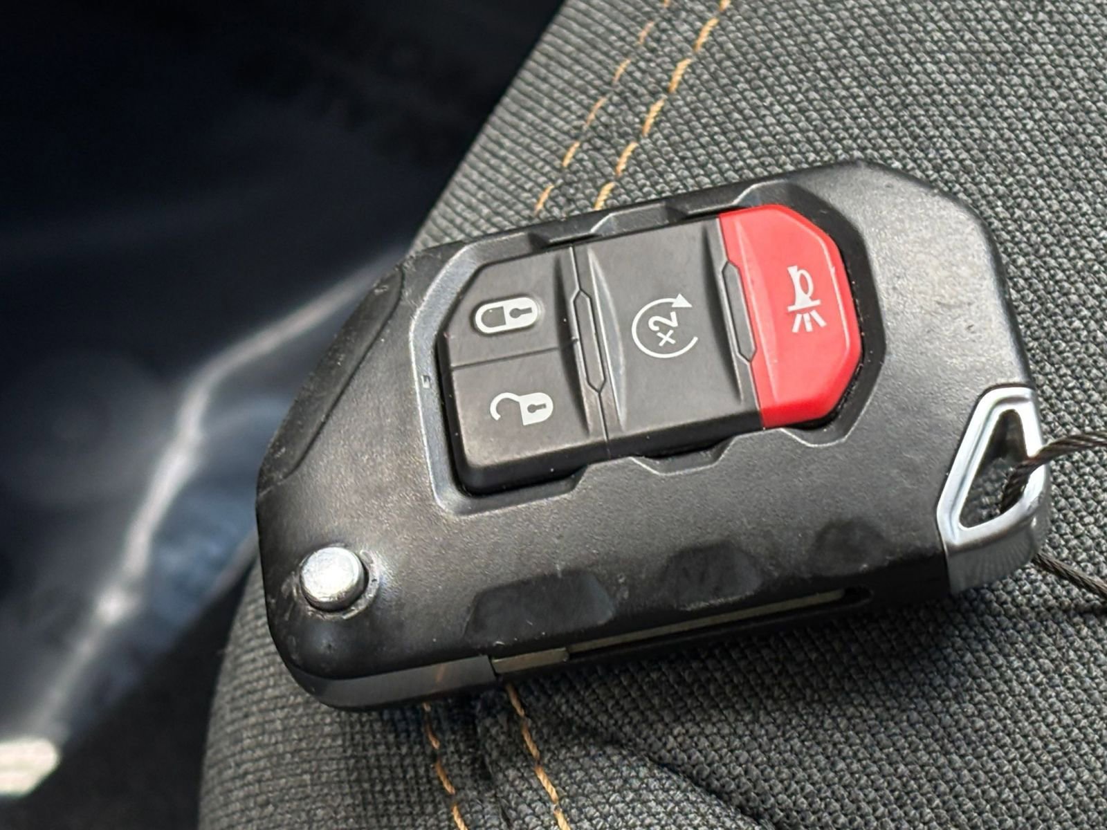 Used 2025 Jeep Wrangler Unlimited Sahara AWD/4WD image 21