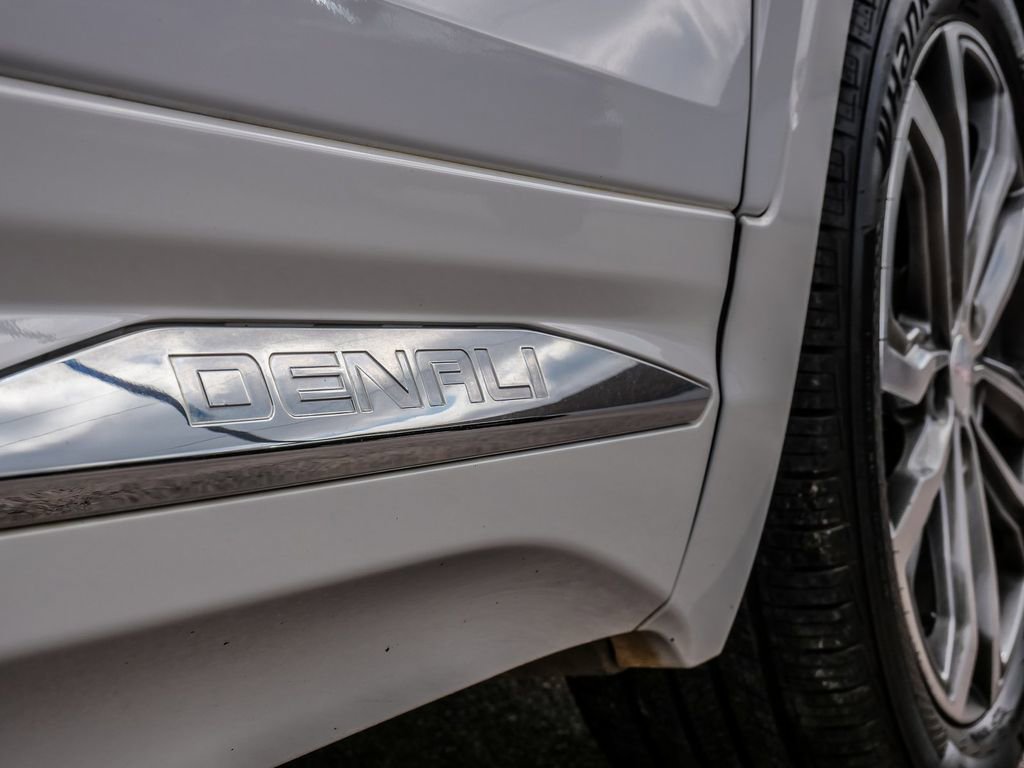 Used 2019 GMC Terrain Denali w/ Advanced Safety Package image 10