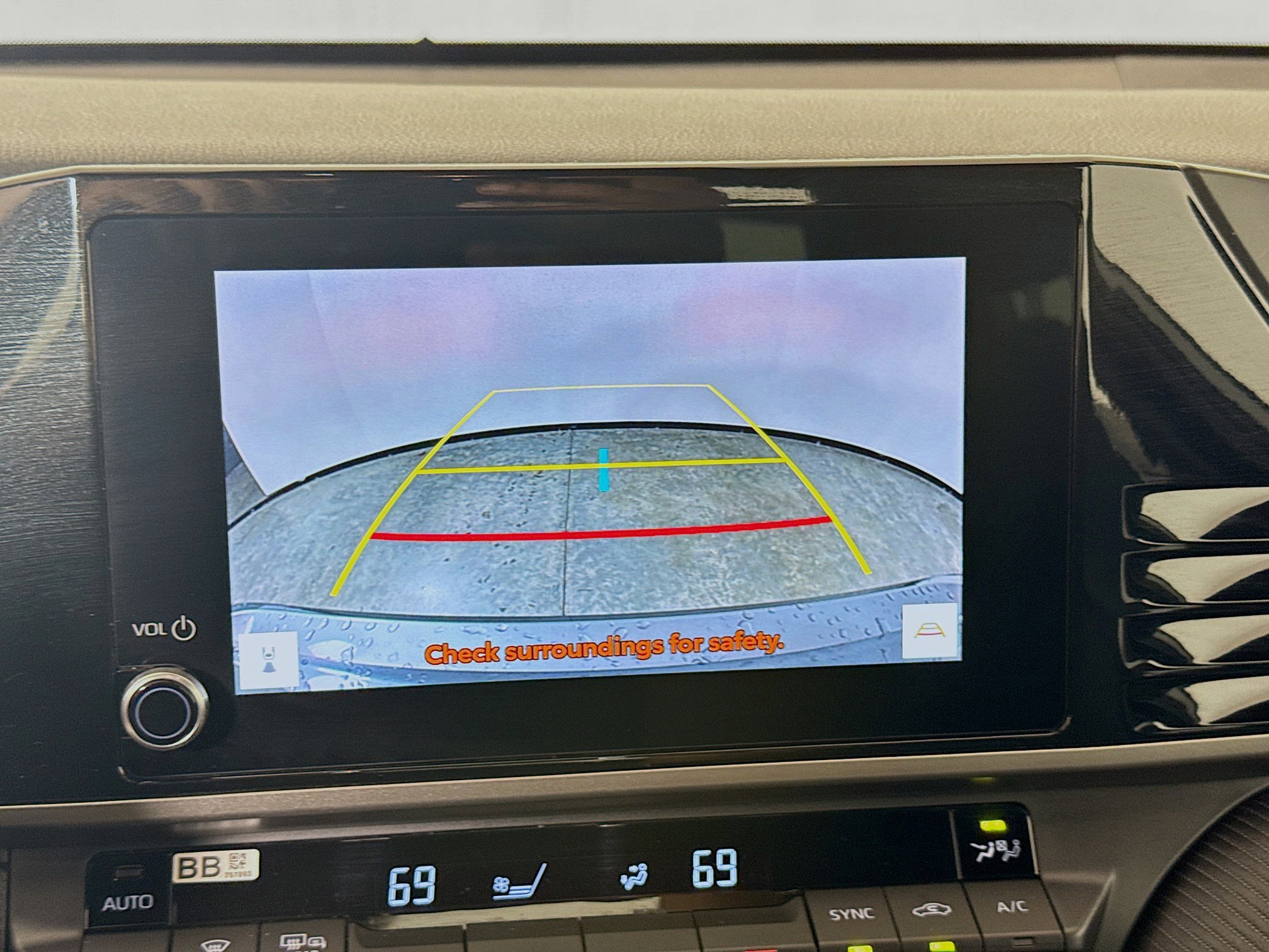 Used 2025 Toyota Camry SE image 15