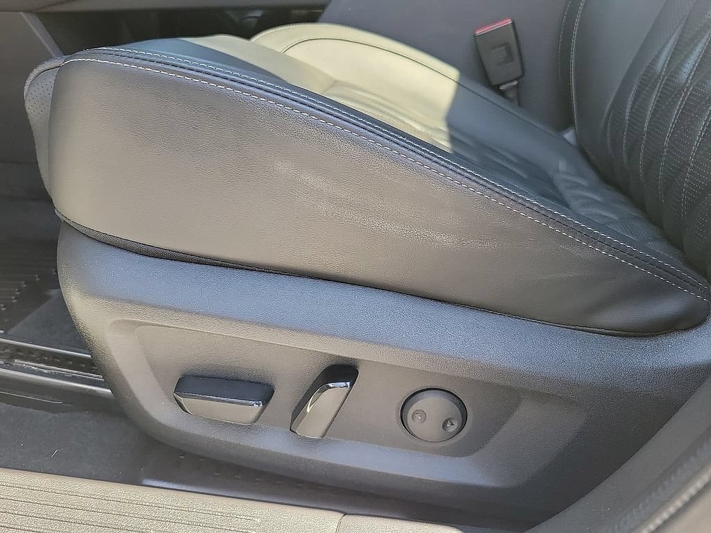 Used 2023 Nissan Rogue Platinum w/ Platinum Premium Package FWD image 11