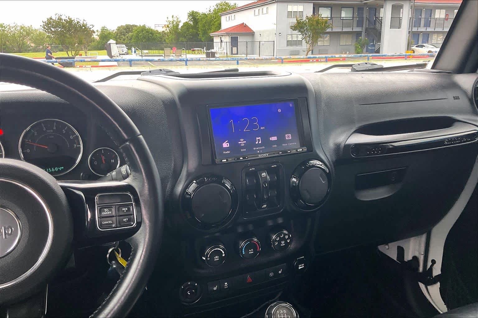 Used 2015 Jeep Wrangler Unlimited Sahara AWD/4WD image 7