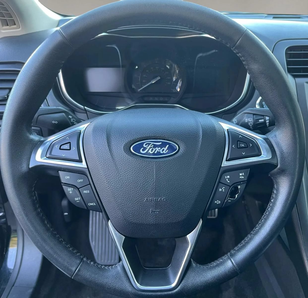 Used 2018 Ford Fusion Titanium FWD image 12