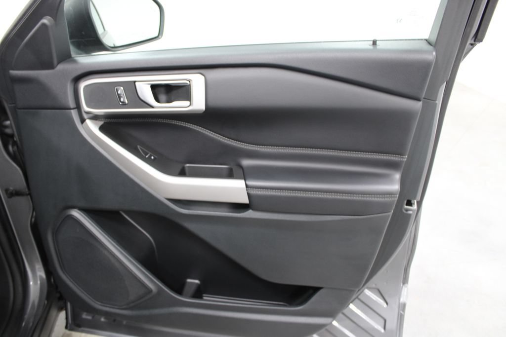 Used 2024 Ford Explorer XLT RWD image 26