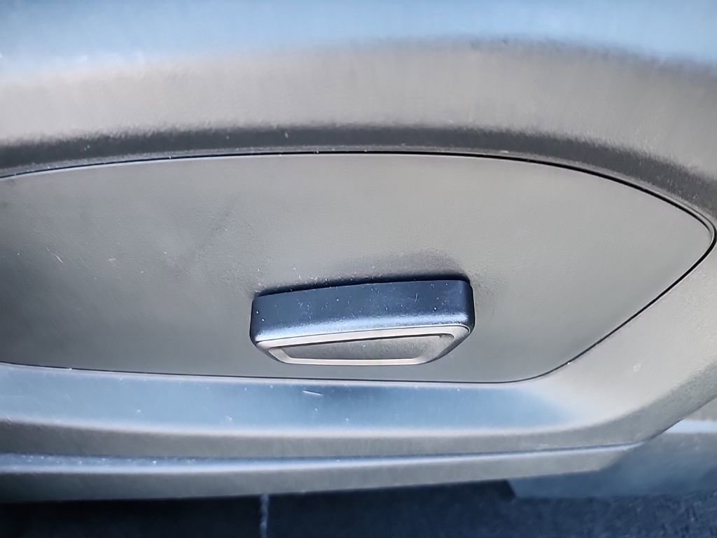 Used 2021 Ford Explorer XLT image 17