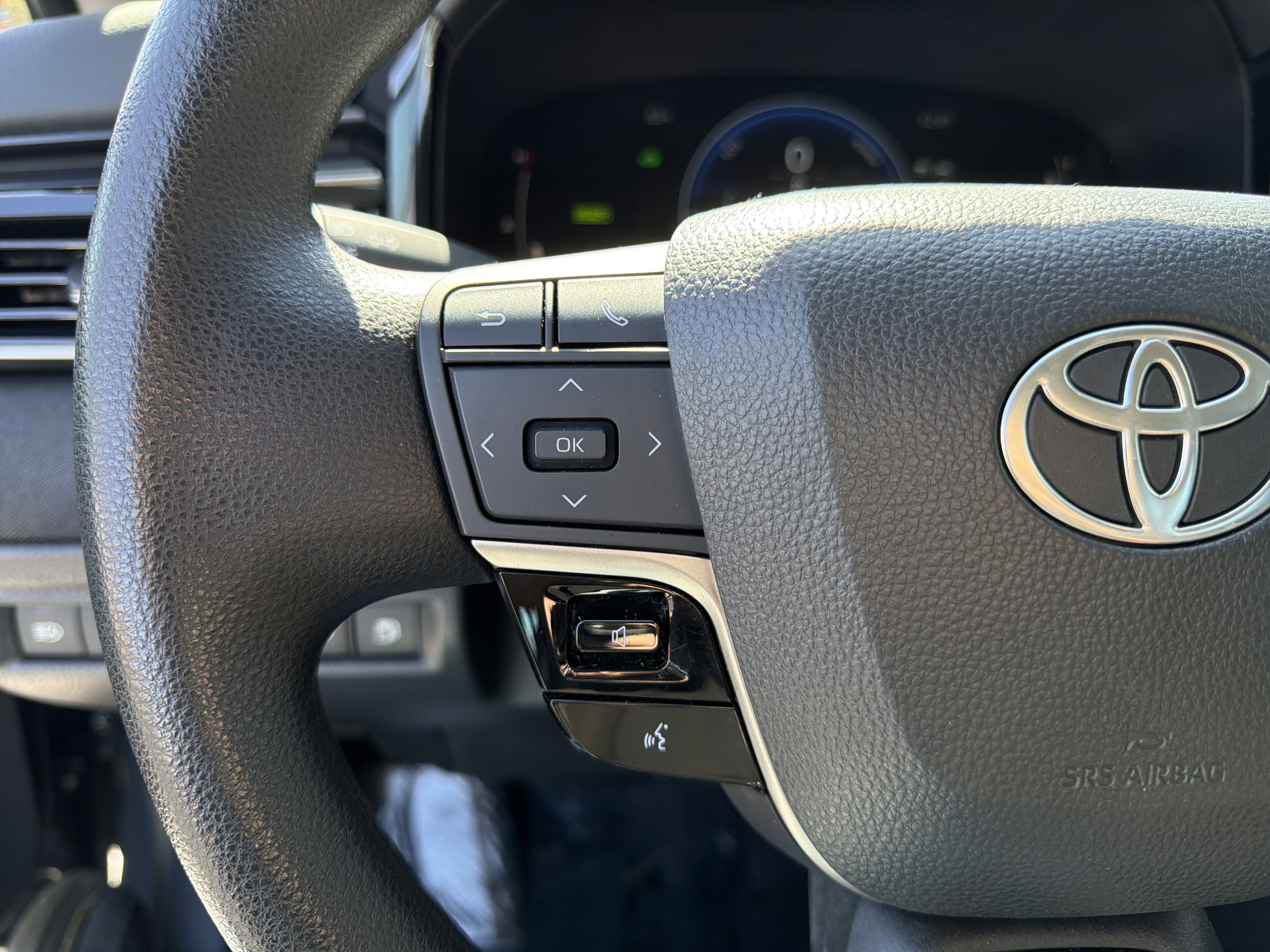 Used 2025 Toyota Camry LE image 24