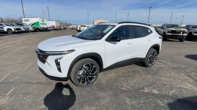 New 2026 Chevrolet Trax RS w/ Sunroof Package image 6