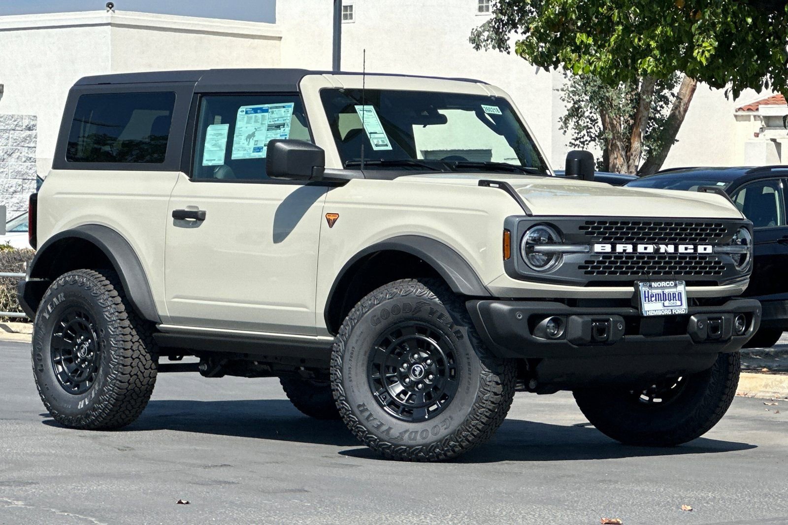 New 2026 Ford Bronco Badlands image 2