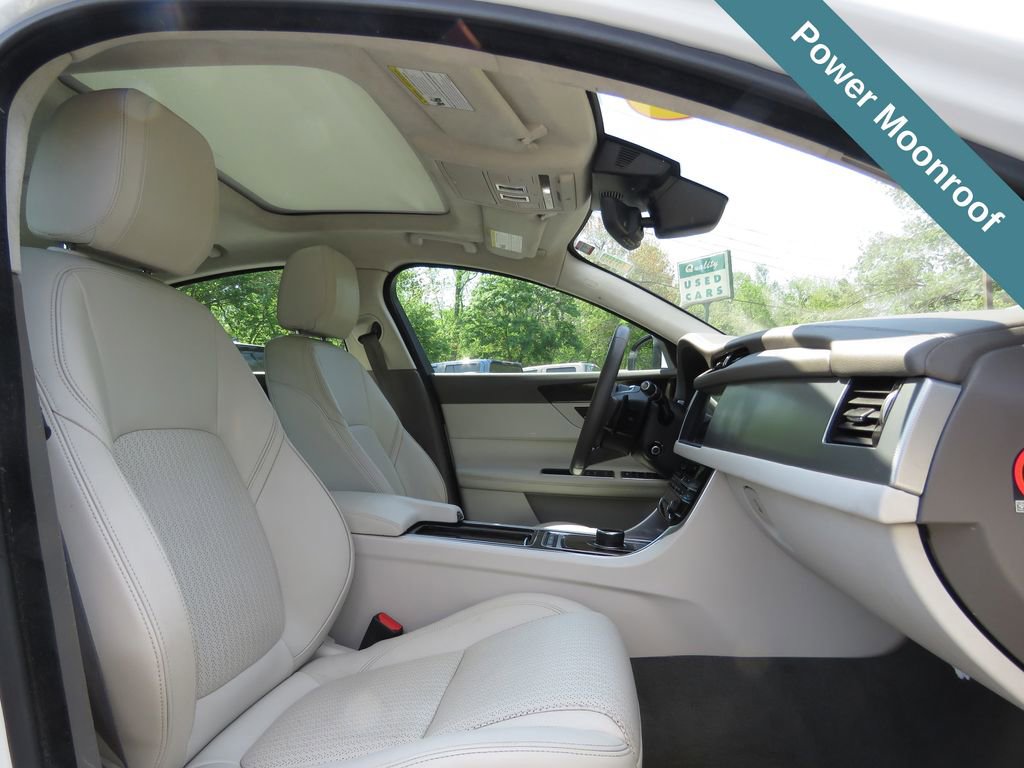 Used 2020 Jaguar XF Prestige AWD/4WD image 13