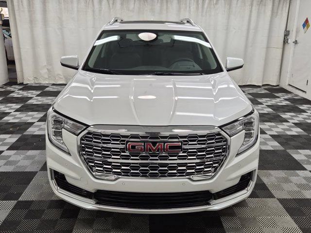 Used 2023 GMC Terrain Denali image 5