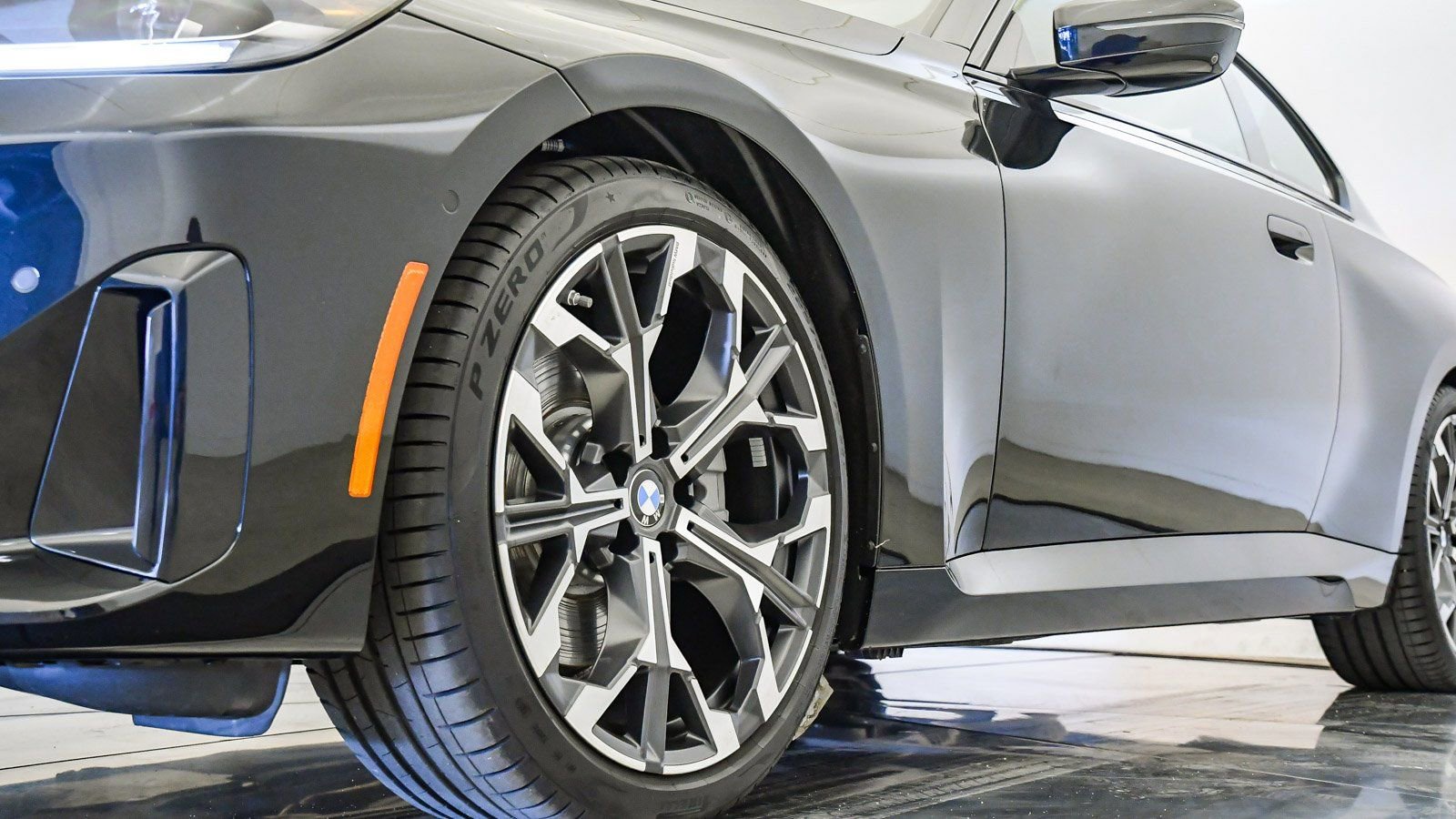 Used 2025 BMW 230i Coupe w/ Convenience Package image 10