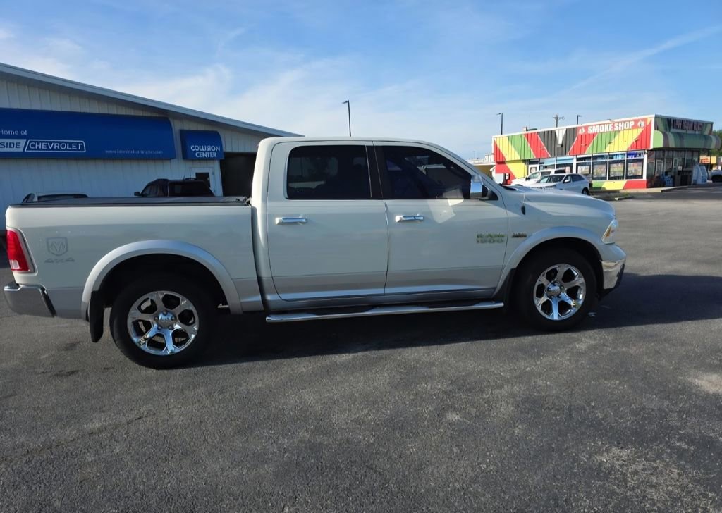 Used 2017 RAM 1500 Laramie w/ Convenience Group AWD/4WD image 6