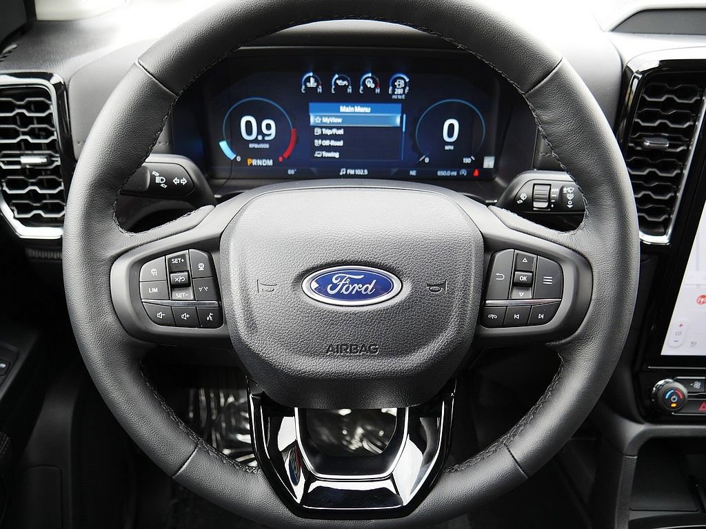 Used 2025 Ford Ranger Lariat w/ FX4 Off-Road Package AWD/4WD image 20