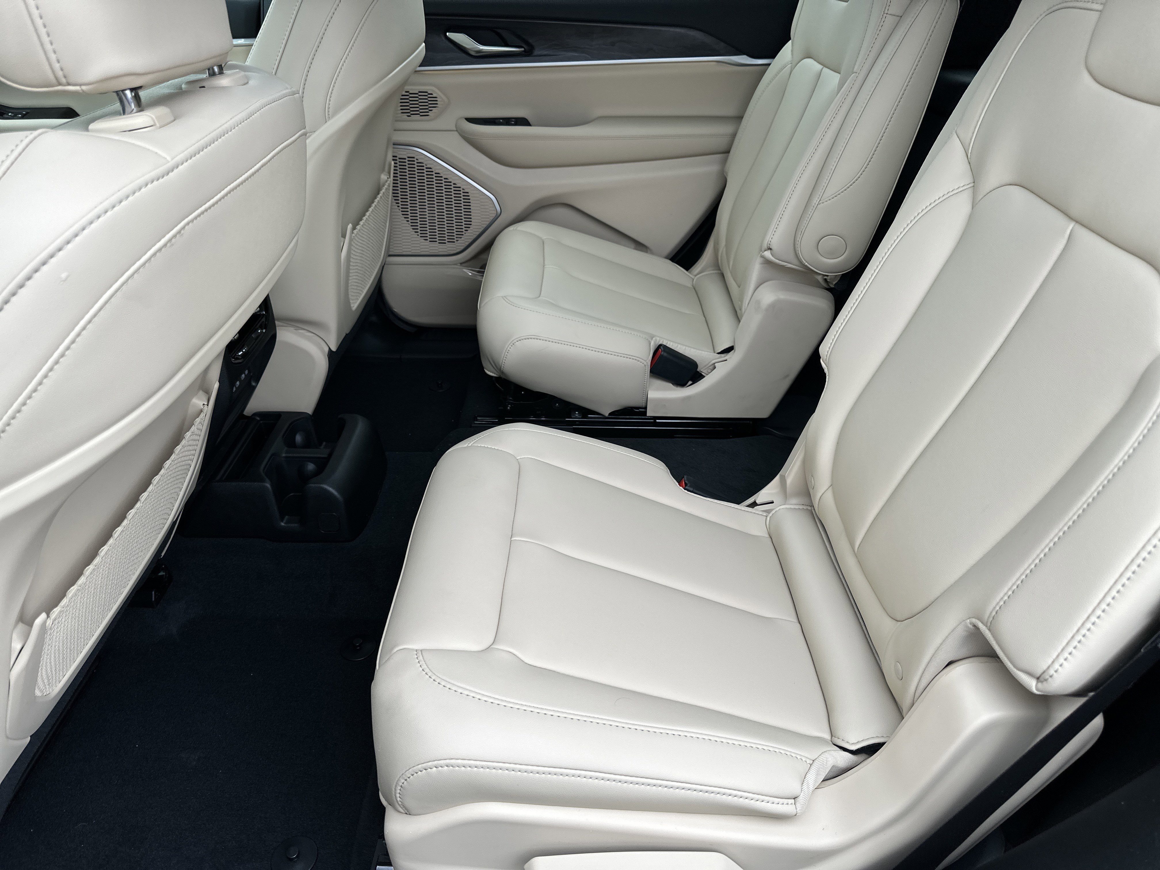 New 2026 Jeep Grand Cherokee L Limited image 11