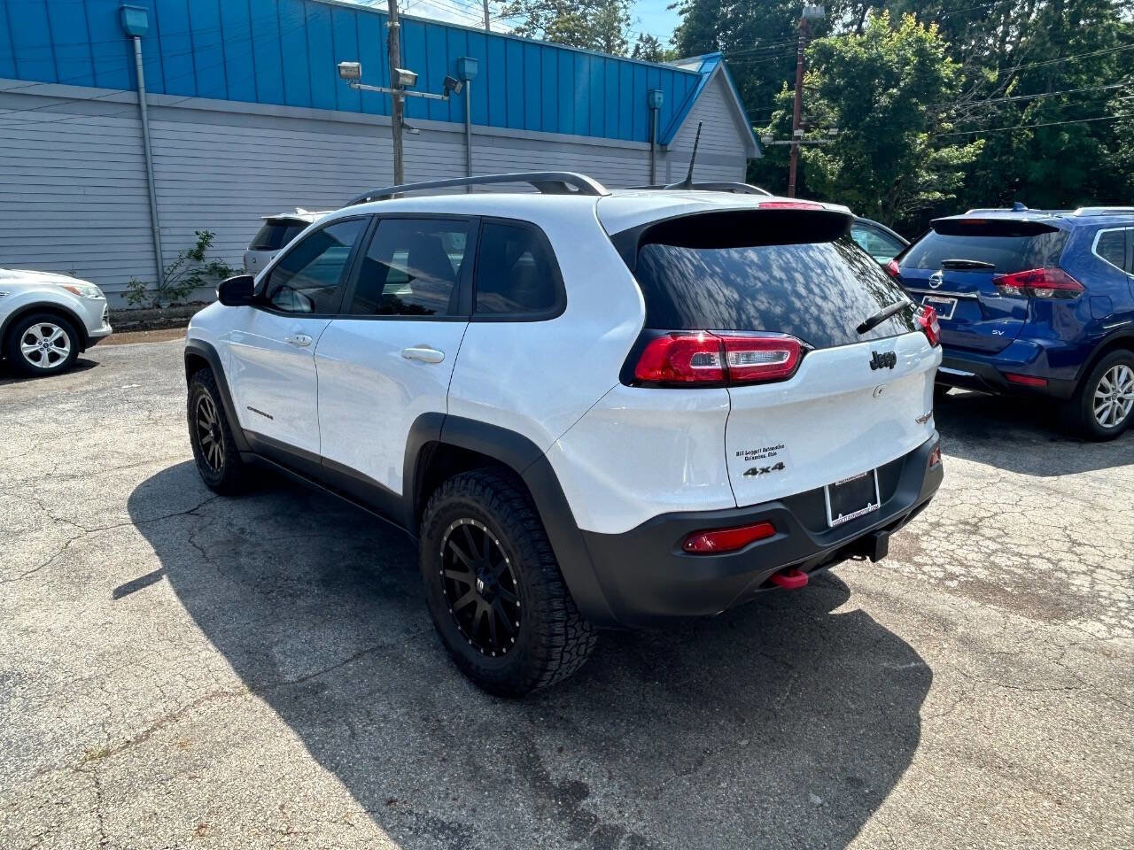 Used 2017 Jeep Cherokee Trailhawk w/ Comfort/Convenience Group AWD/4WD image 10