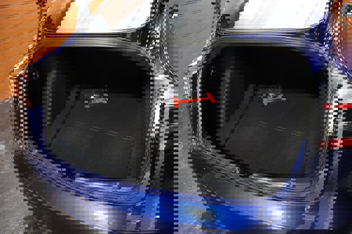 Used 2022 Tesla Model 3 Standard Range image 12