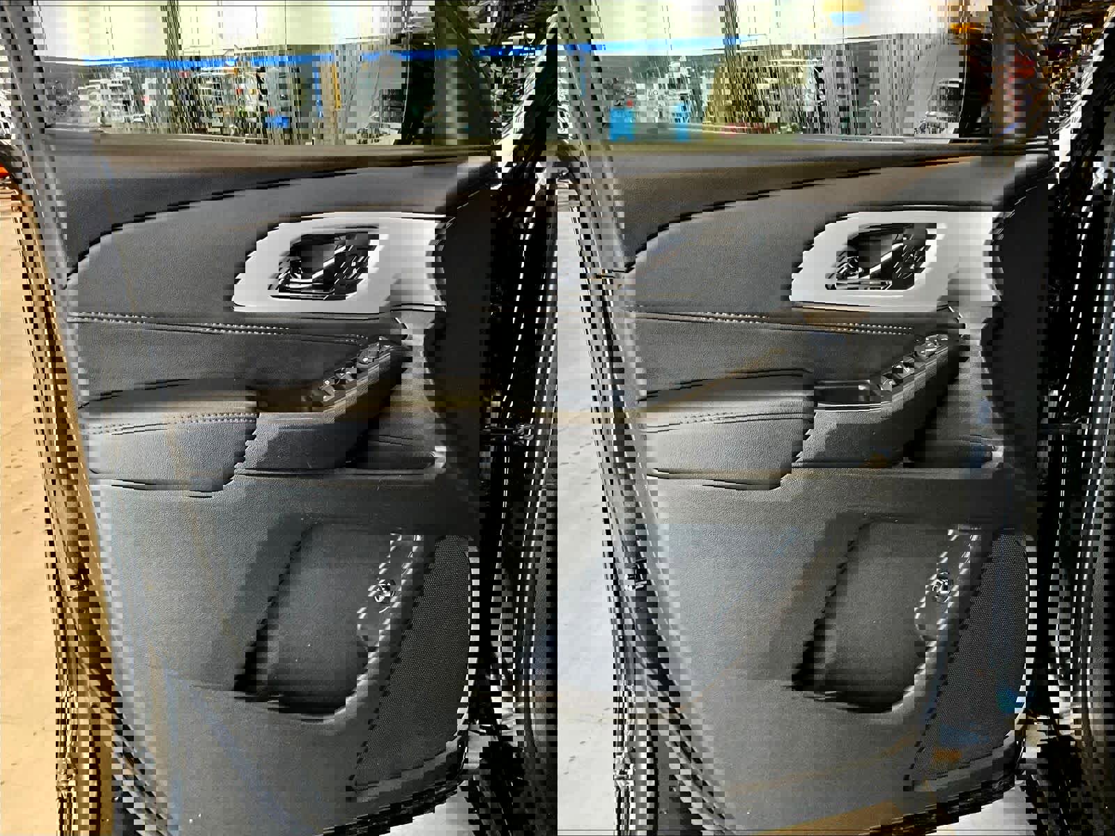 Used 2022 Chevrolet Traverse LT image 9