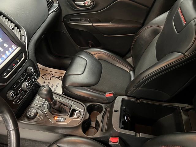 Used 2020 Jeep Cherokee Trailhawk w/ Technology Group image 35