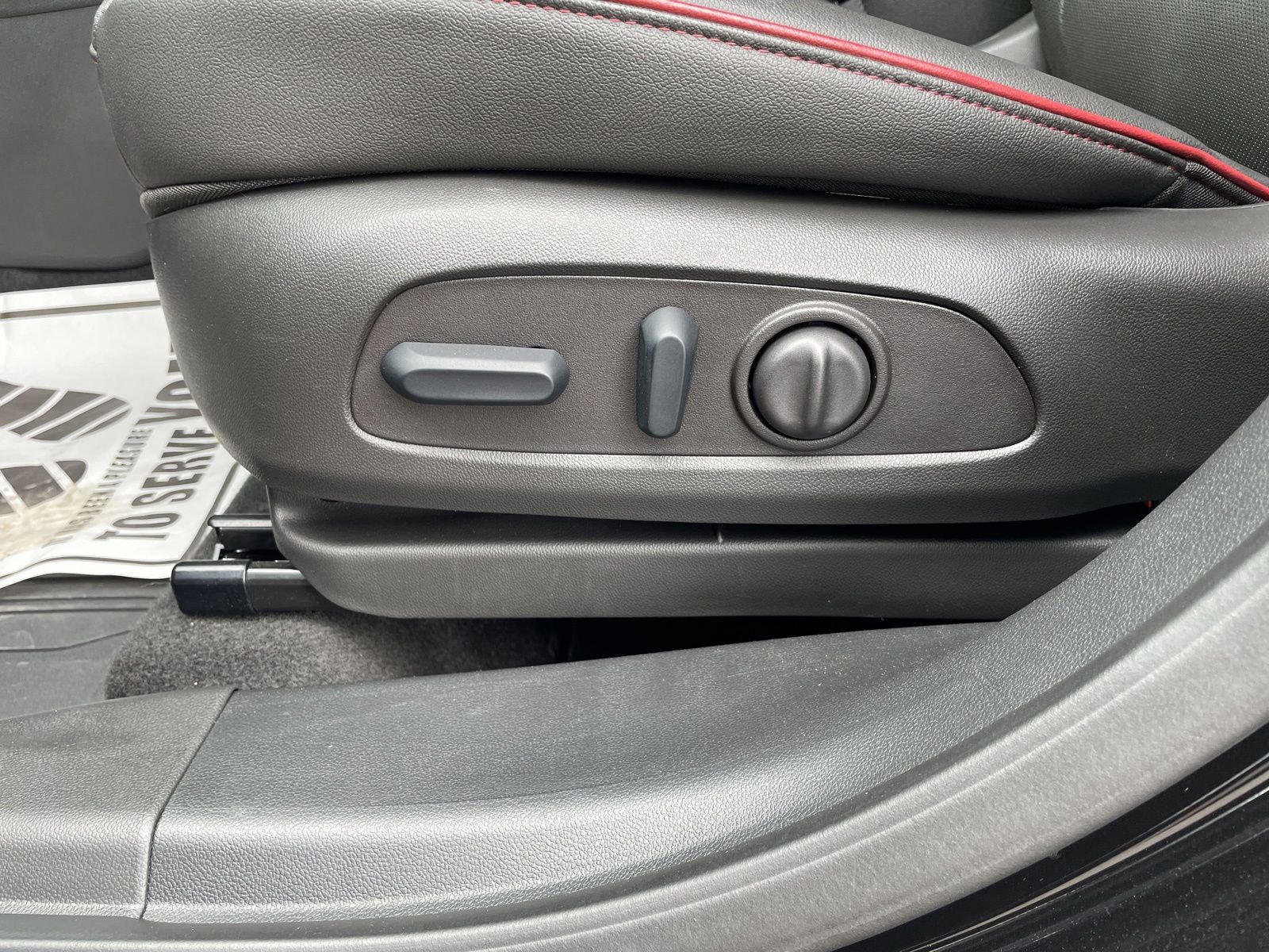 Used 2025 Chevrolet TrailBlazer RS w/ Convenience Package FWD image 11