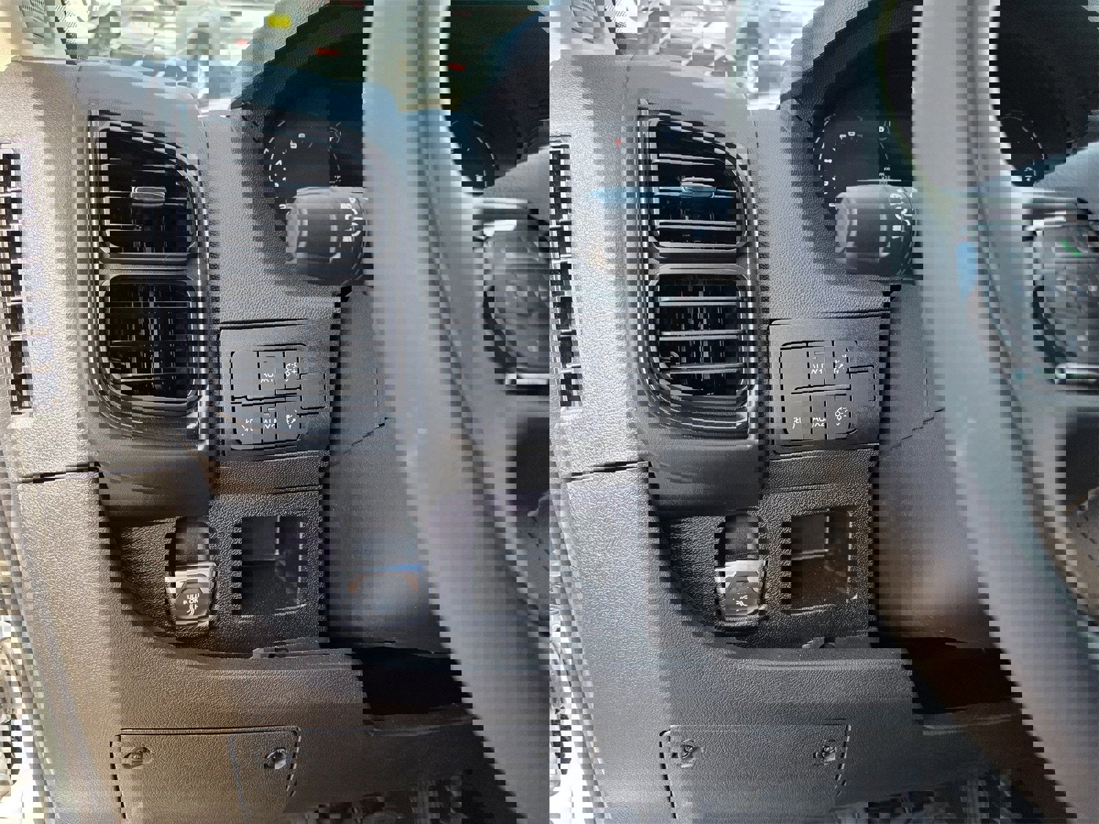 New 2025 RAM ProMaster 2500 w/ Premium Convenience Group image 17