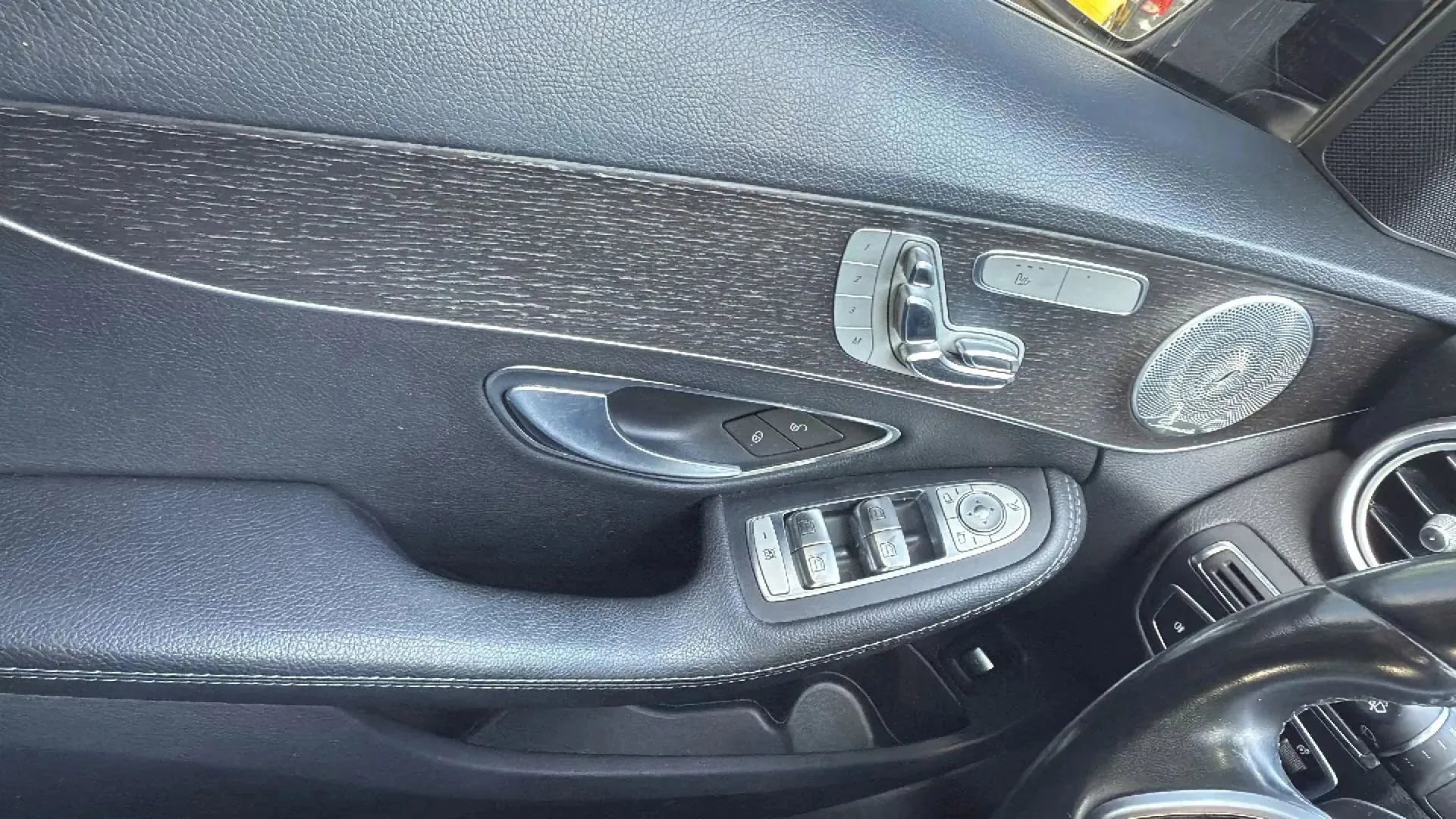 Used 2019 Mercedes-Benz C 300 4MATIC Sedan image 21