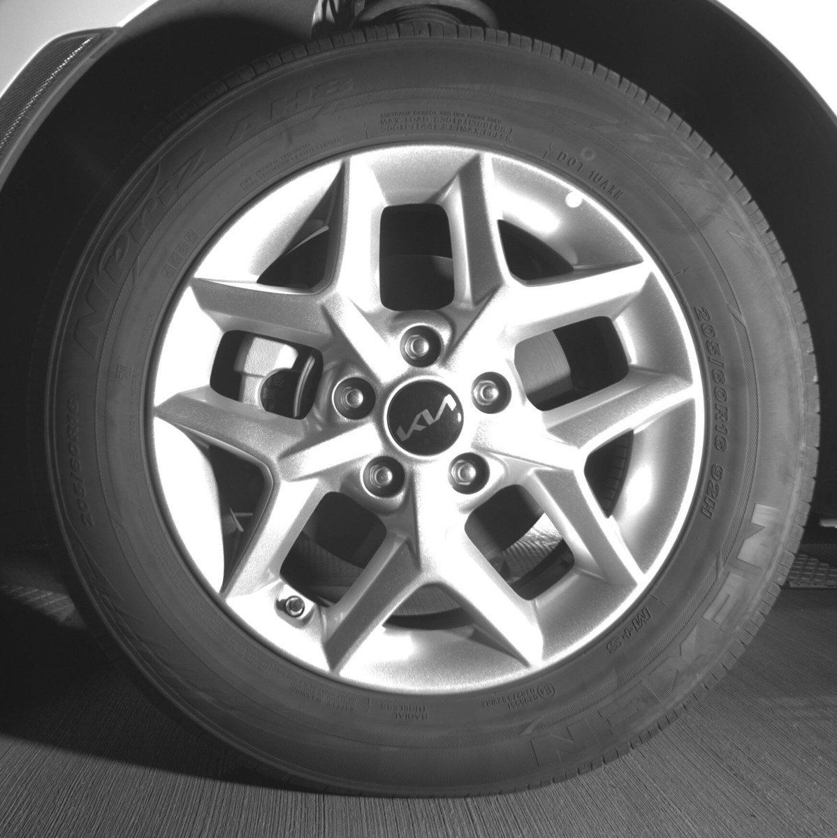 Used 2025 Kia Soul LX w/ LX Technology Package FWD image 9