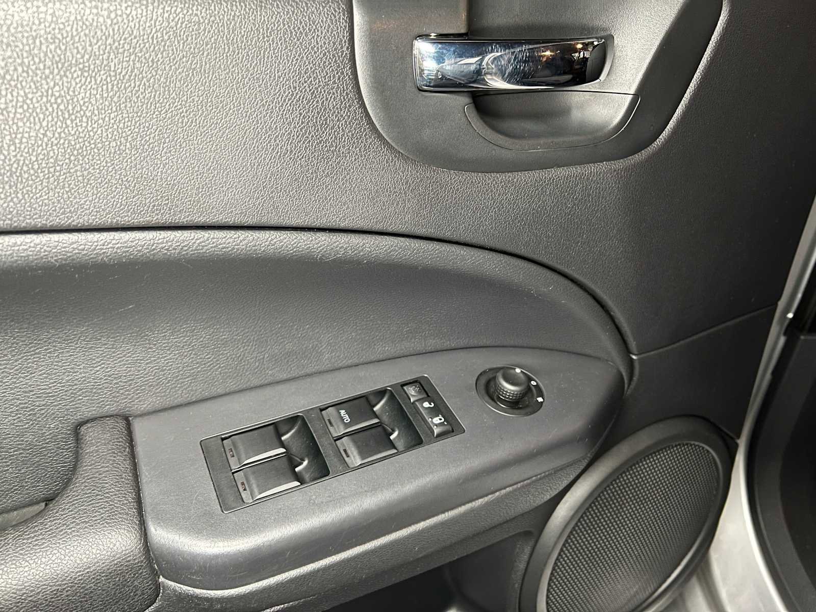 Used 2010 Dodge Caliber Heat w/ Premium Sound Group FWD image 21