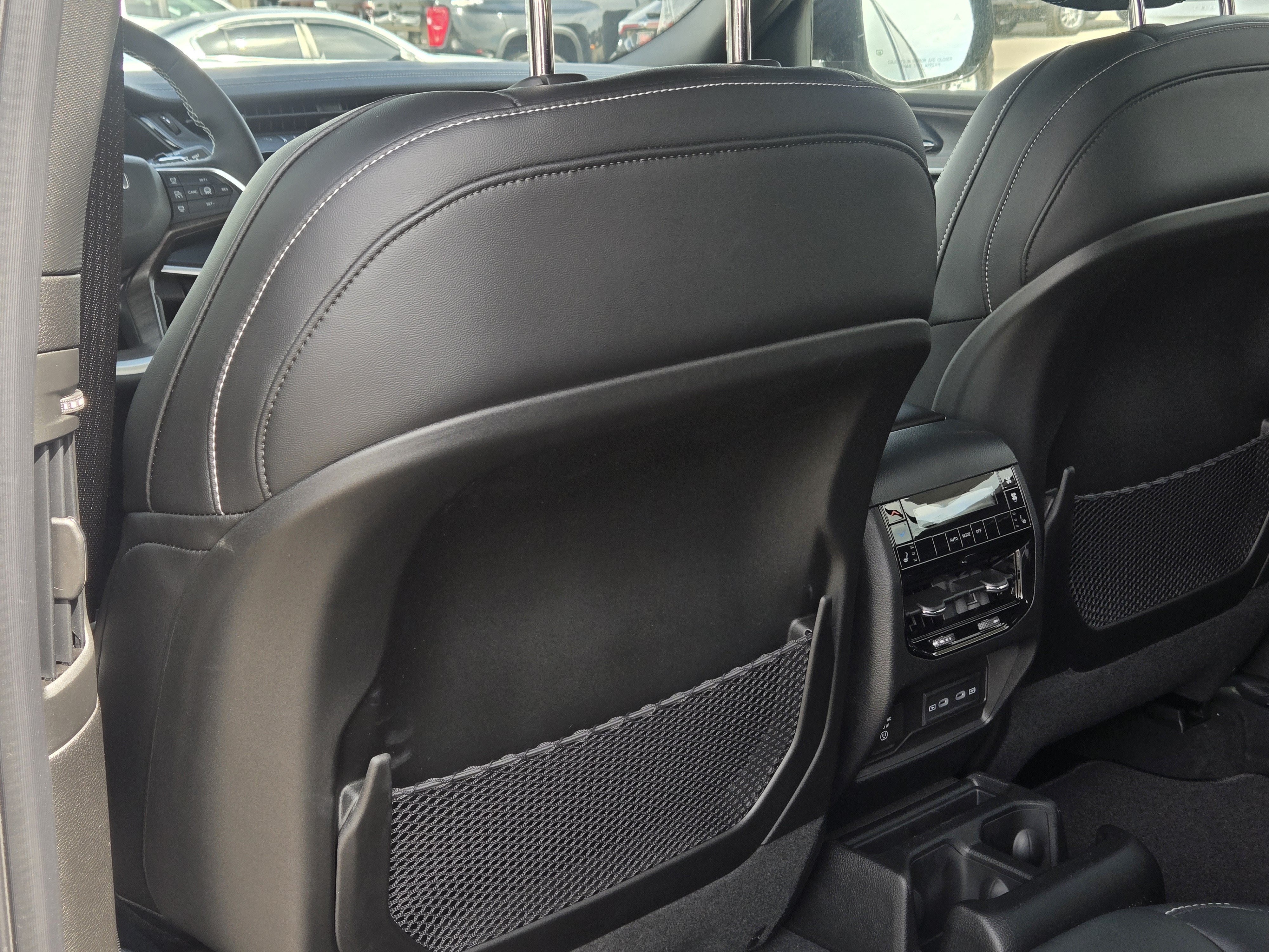 New 2026 Jeep Grand Cherokee L Limited w/ Limited Altitude Package RWD image 19