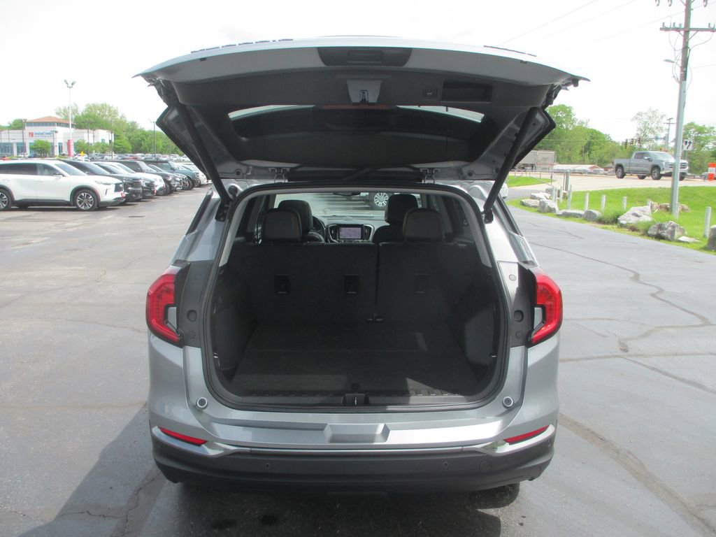 Used 2023 GMC Terrain AT4 w/ Infotainment Package II AWD/4WD image 7