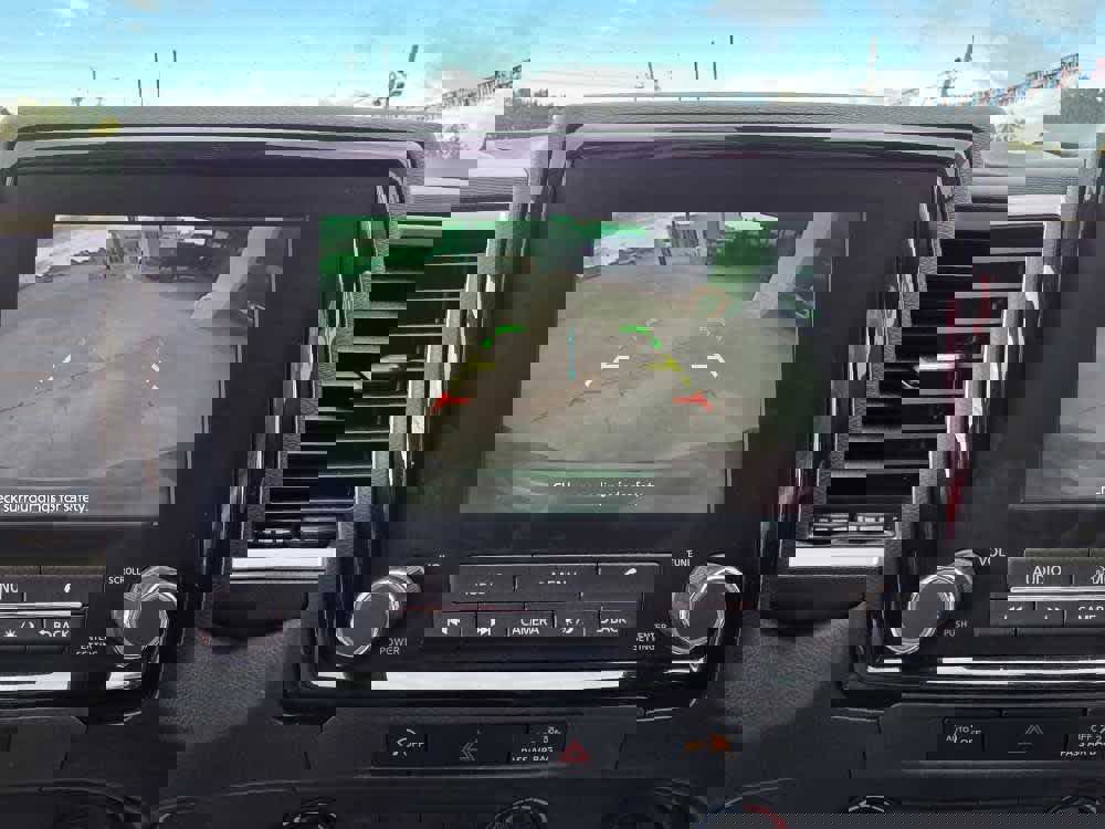 Used 2023 Nissan Frontier SV image 17